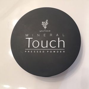 Younique Mineral Touch Pressed Powder- Scarlet